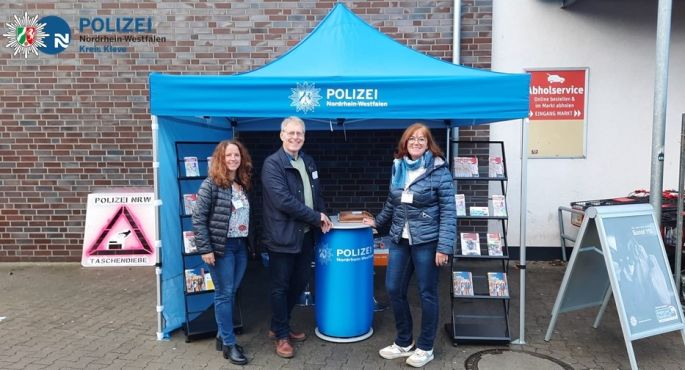 Aktionsstand der KPB Kleve in Kalkar